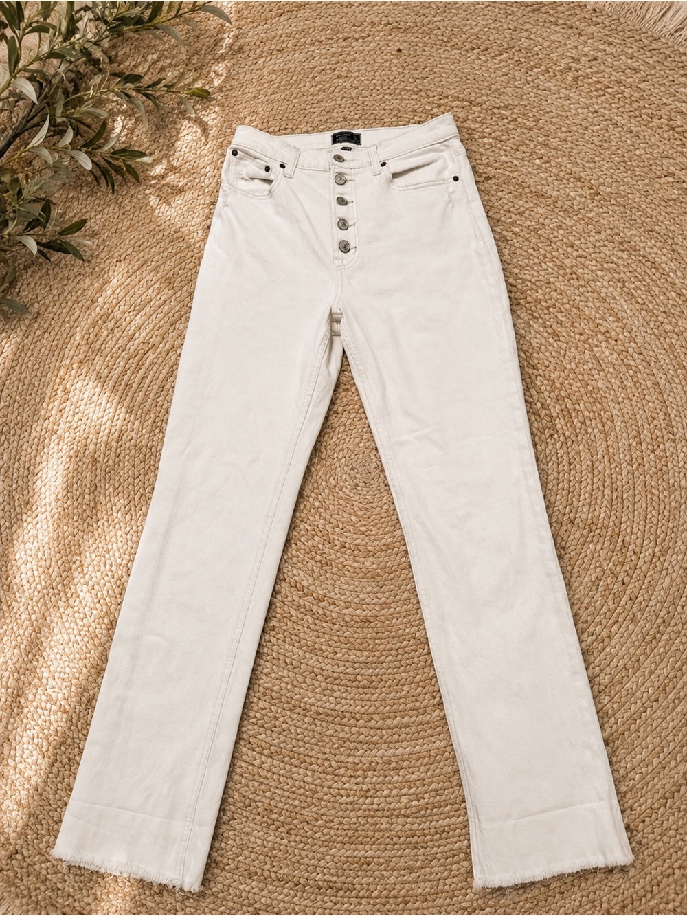 Abercrombie Ultra High Rise Straight Jeans Cream Size 27 Raw Hem